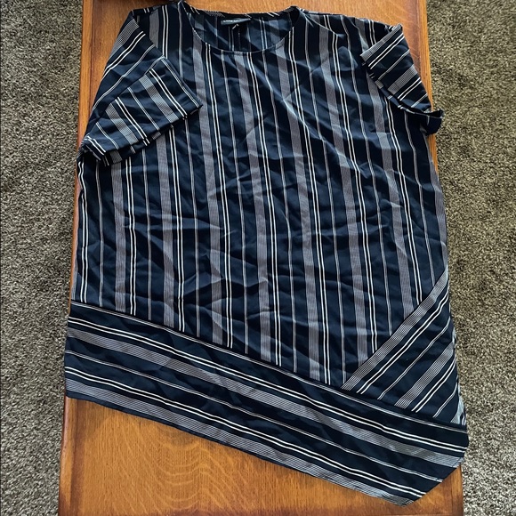 Lane Bryant Tunic with Asymmetrical hem. Size 14 - Picture 1 of 2